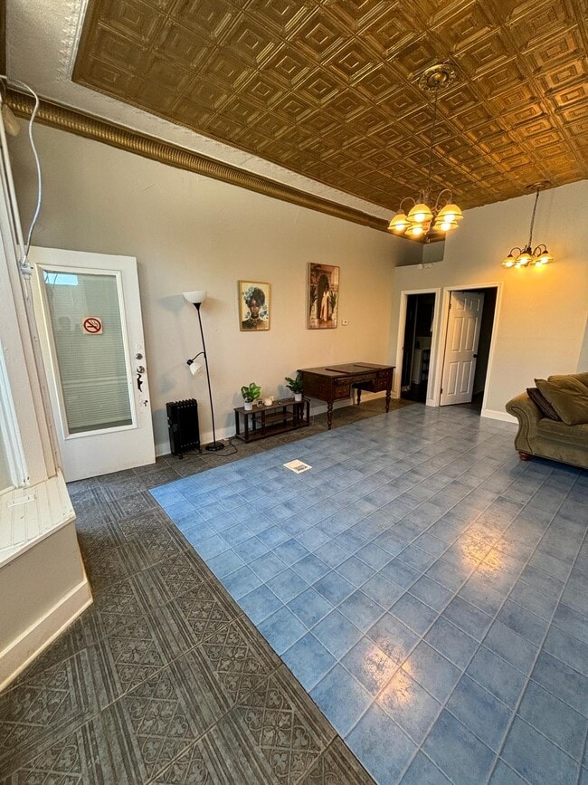 Photo - 3260 W 105th St