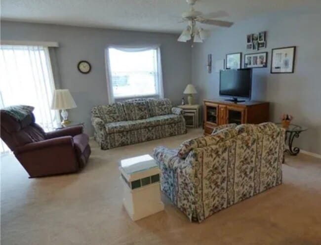 Photo - 2802 Salamanca St