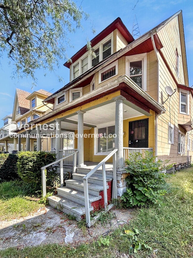 Photo - 2213 E 82nd St