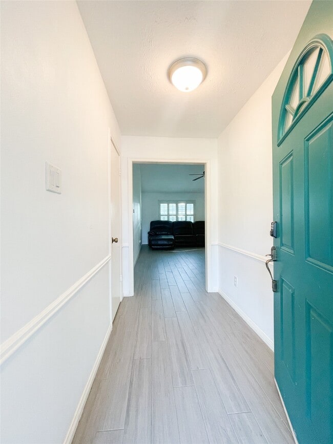 Photo - 13607 Fernhill Dr