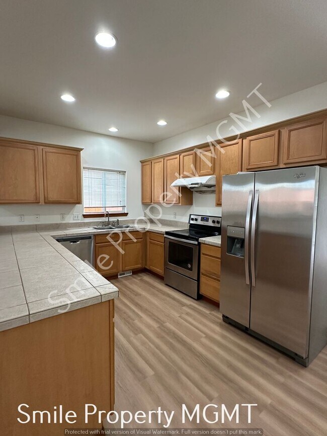 Photo - Lovely house with 3 bedrooms and 2.5 bathroom.