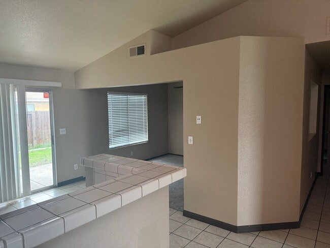 Photo - 3 Bd-2bth Move in Ready!!