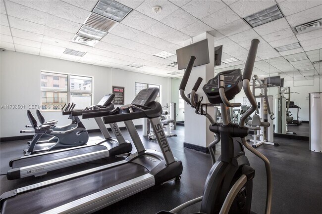 Photo - 401 69th St Unidad 1413