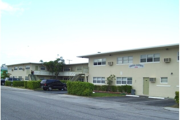 The Palms Apartments - The Palms Apartments