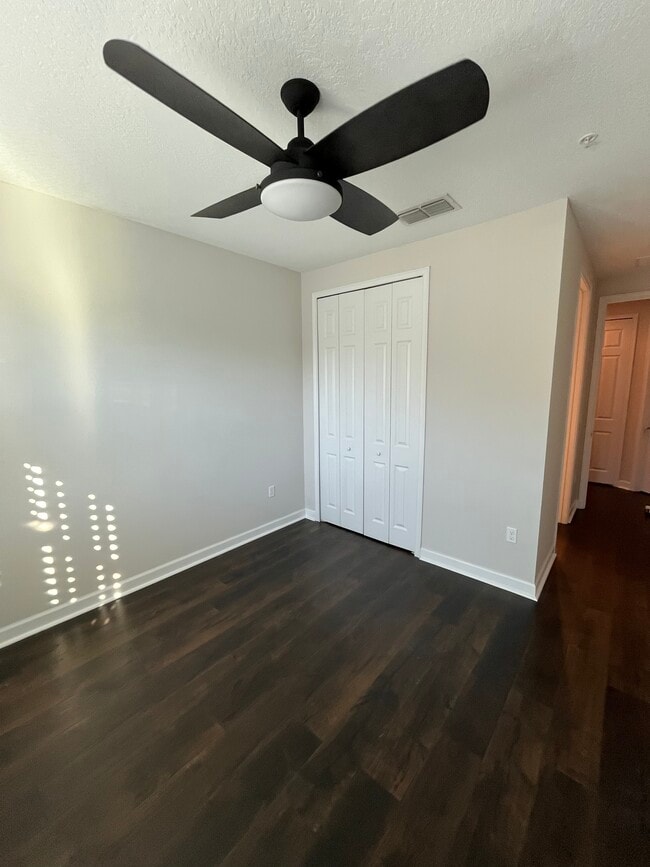 Photo - 891 Brutus Ter