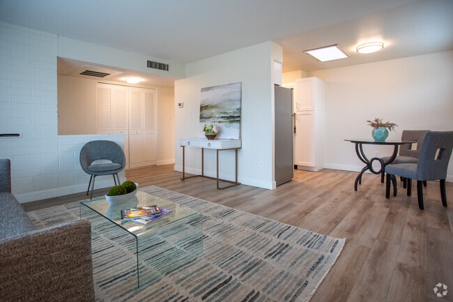 D - 2BD, 1BA - 722SF