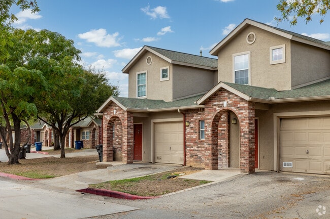 Building Photo - Hunters Glen Townhomes