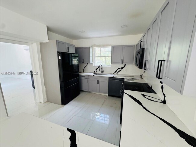 Photo - 516 Lavilla Dr