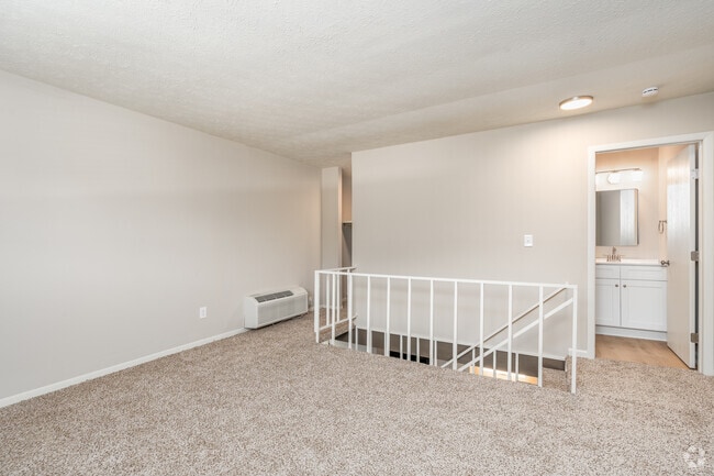 1BR, 1BA - 600SF - Bedroom