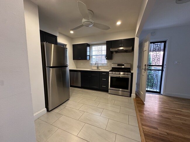 Photo - 1843 Clintonville St Unidad Side Apt