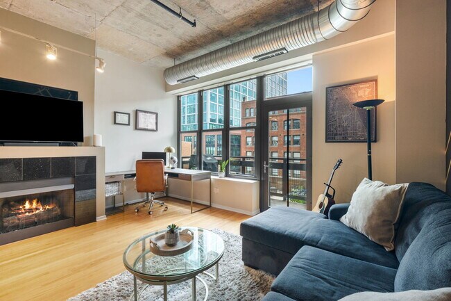 Photo - 849 N Franklin St