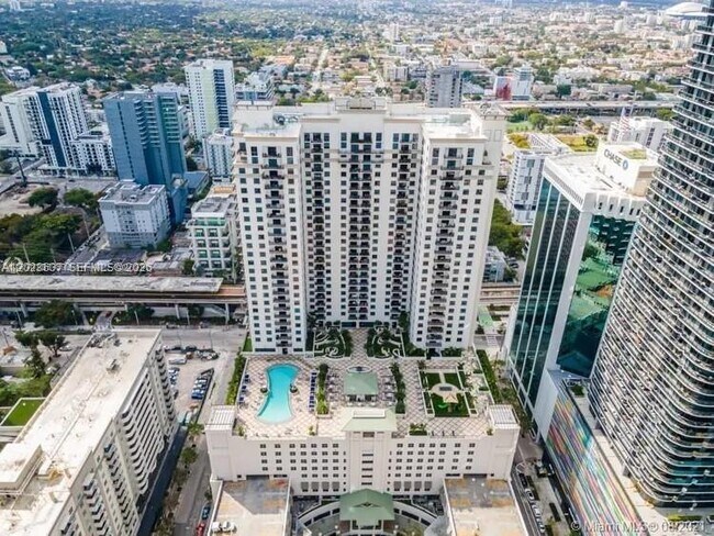 Photo - 999 SW 1st Ave Unidad 2112