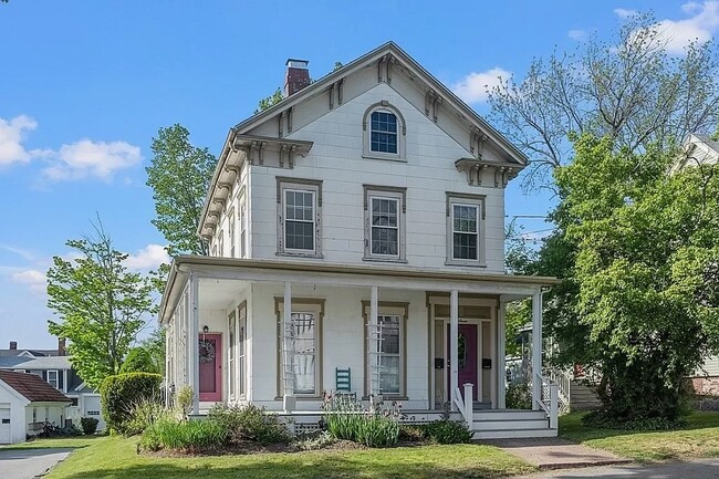 Greek Revival/Italianate Style, 2- Unit, Multi-family - 7 Salem St Apartments Unit 7A