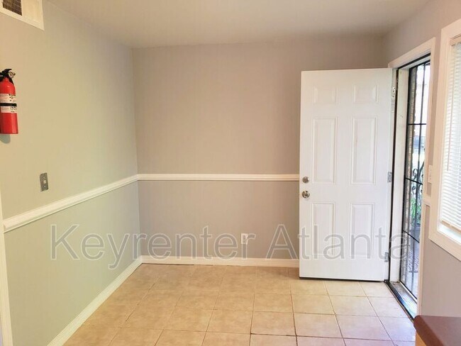 Photo - 1596 Line Cir Unit 1