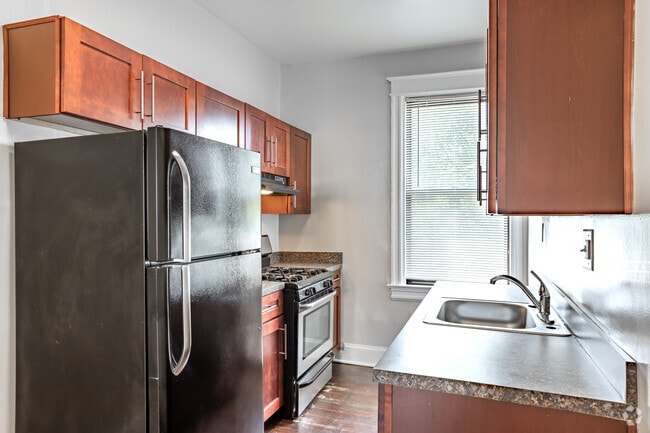 1BR, 1BA - 664SF