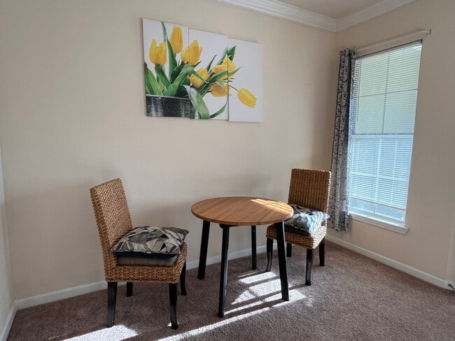 Building Photo - 8290 Gate Pky W Unit 1005