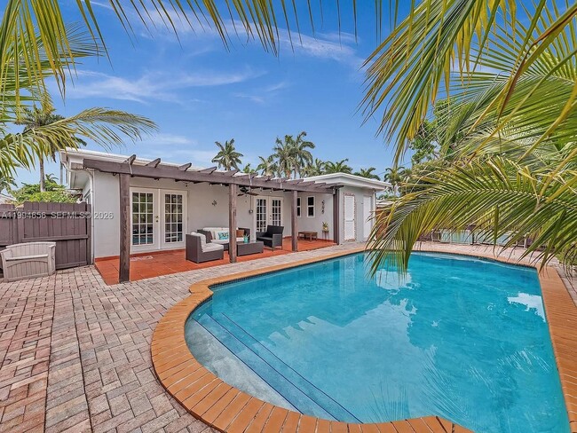 Building Photo - 1143 Lincoln St