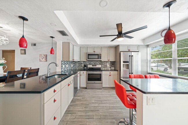 Building Photo - 2504 Antigua Terrace Unit O1