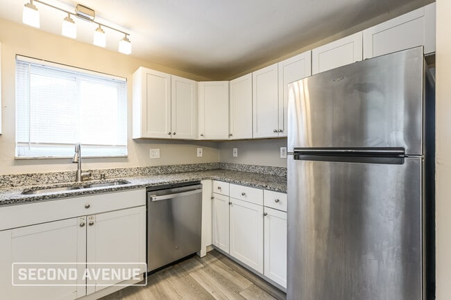 Photo - 415 College Park Dr