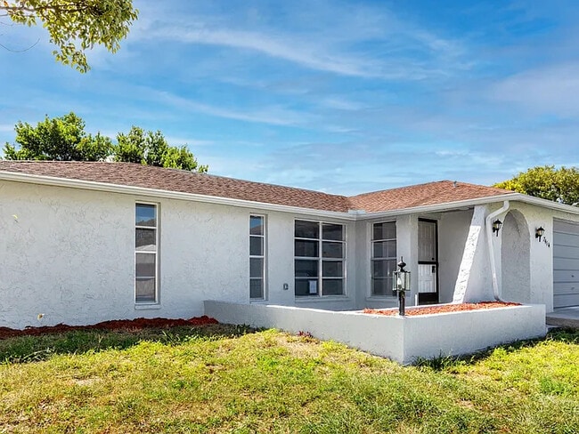 Building Photo - 7414 San Carlos Dr