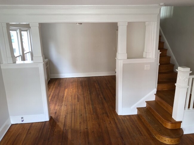 Photo - 5033 Ditman St