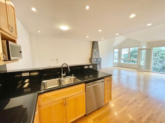 Photo - Prime Noe Valley 3 Level Condo w/2 car Garage, Rooftop Deck - Elizabeth @  San Jose