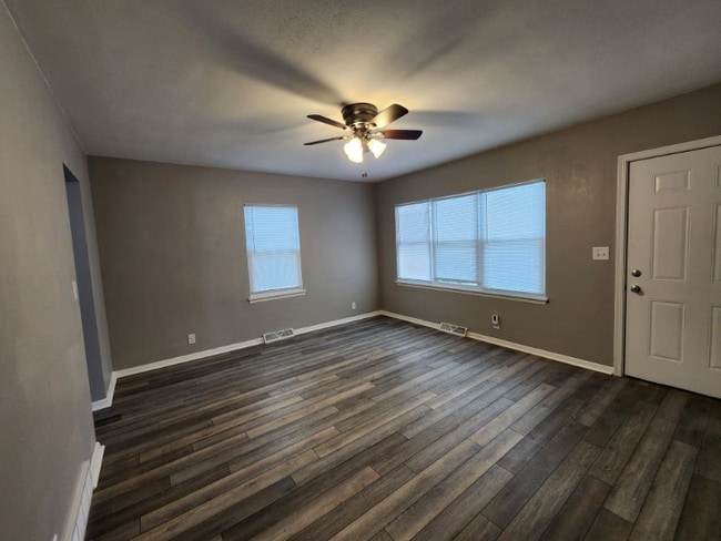 Photo - 2049 34th St