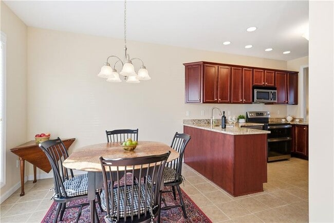Photo - 819 Strasburg Dr