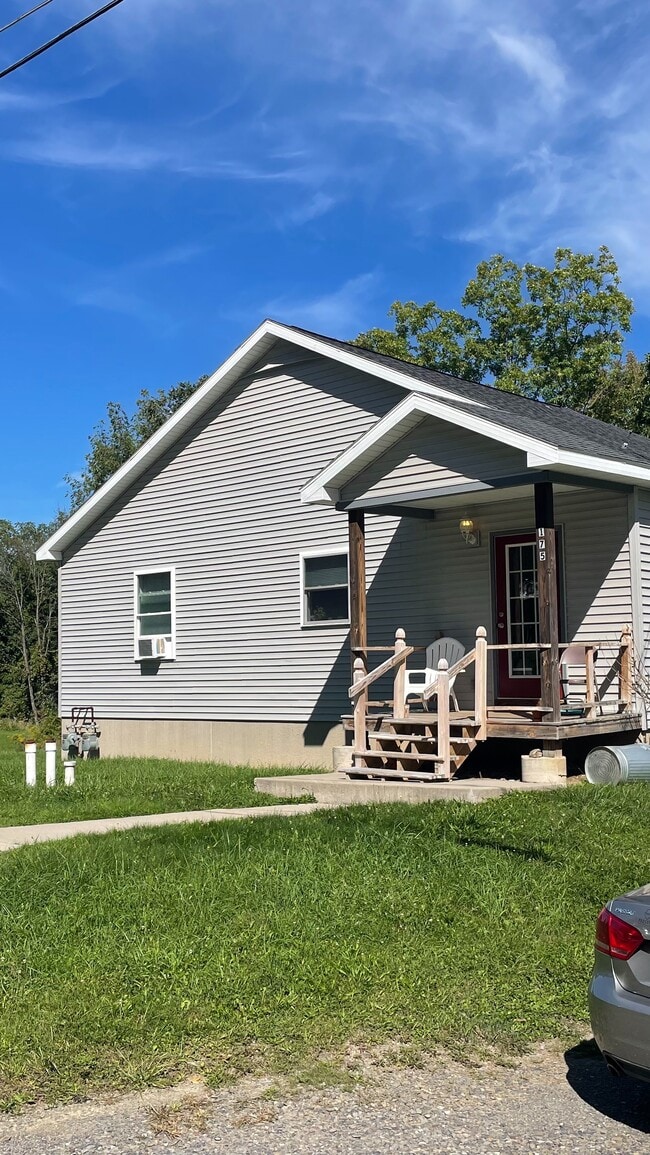 Photo - 175 Kendall Ave Unidad 175 Kendall ave A