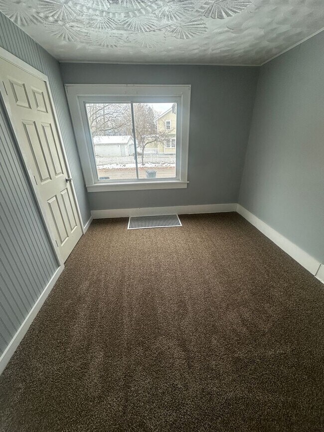 Photo - 4 Bed / 2 Bath Fully Updated Home on Corner Lot!