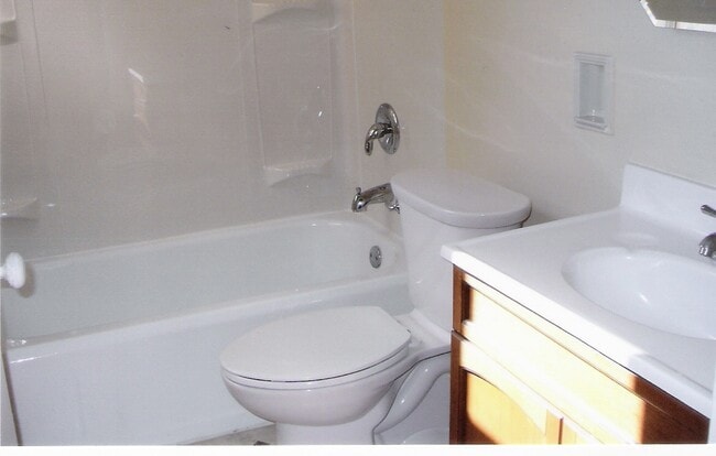 Bathroom - 111 Main Ave W Unit 202