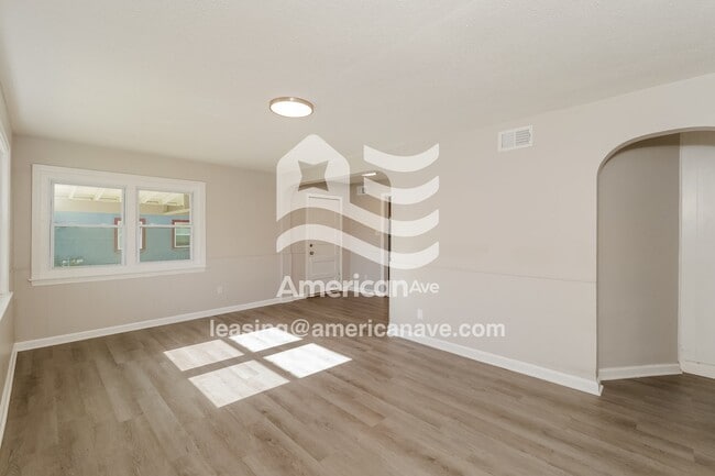 Photo - 7924 Olive St