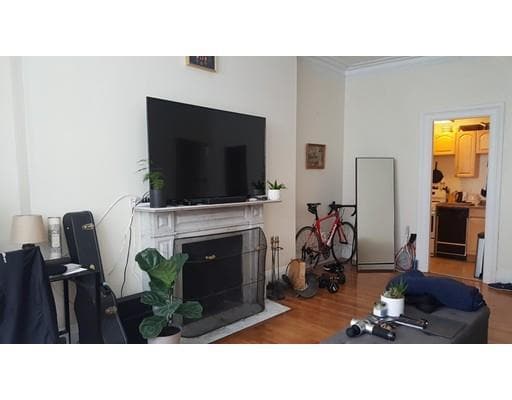Photo - 148 Marlborough St Unit 1R