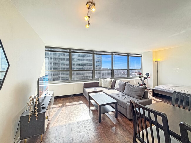 Photo - 3550 N Lake Shore Dr Unit 2123