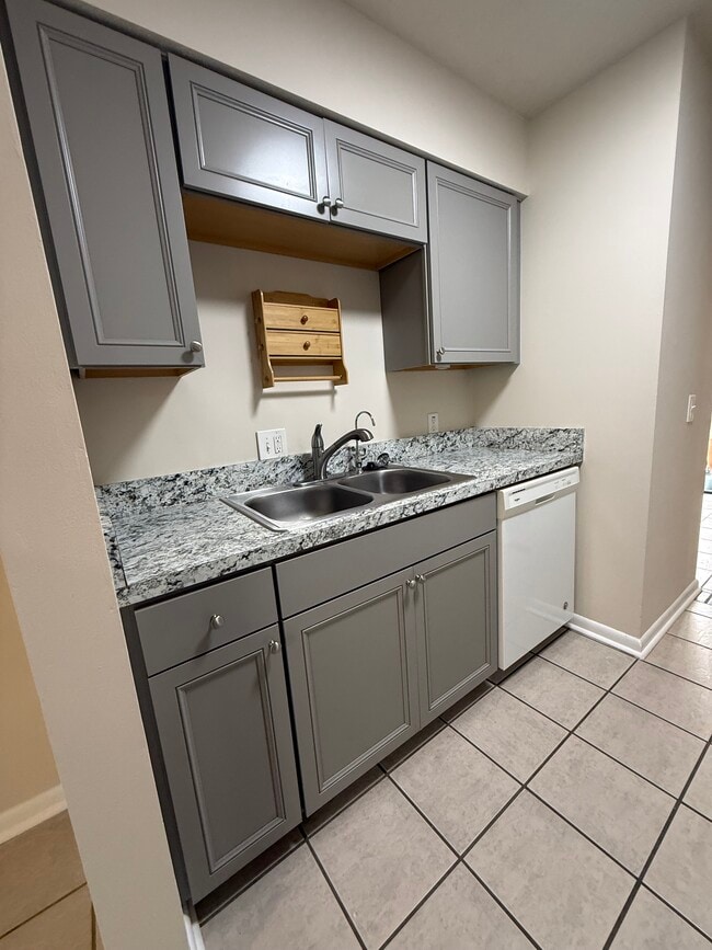 Photo - 805 Meadowbrook Dr