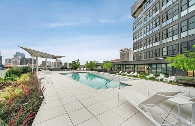 Building Photo - Stunning 1 Bedroom, 1 Bathroom Urban Oasis... Unit 218 Rental