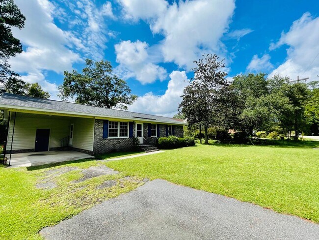 Photo - Updated and adorable rancher home in Old Conway