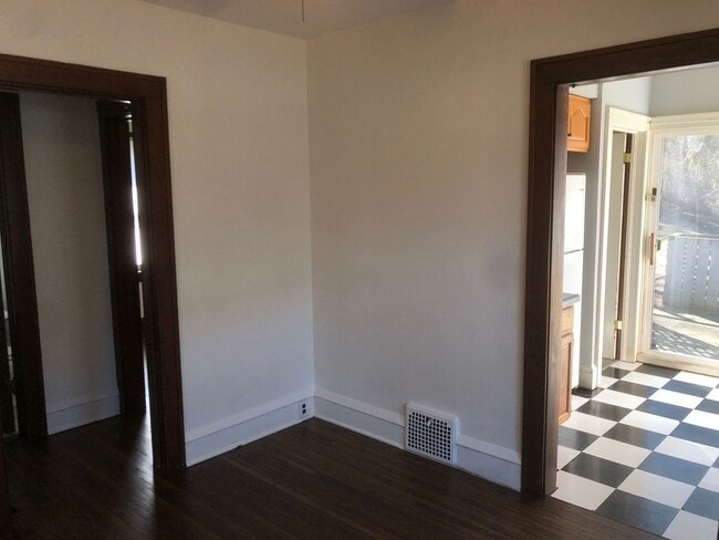 Photo - Charming 2 Bedroom House!