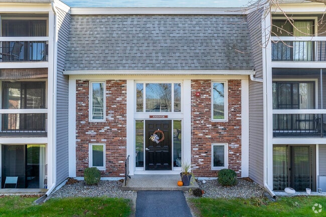 Main Entrance - Fox Run