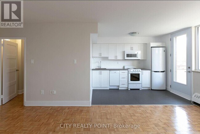 Photo - 276 St George St Unit 710