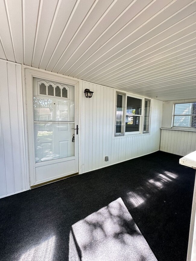Photo - 2101 S Pershing Dr
