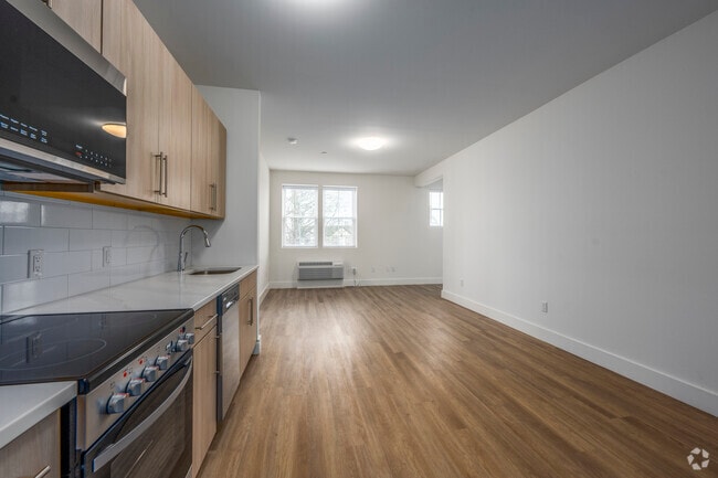 2BR, 2BA - 750SF Kitchen - Greenview Mill House