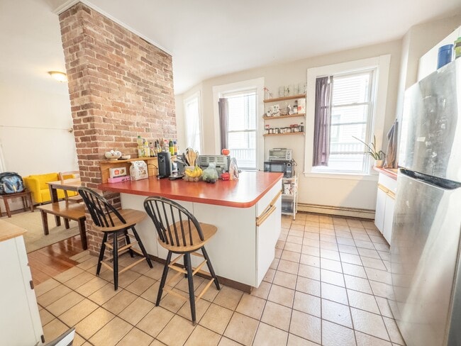 Photo - 589 Franklin St