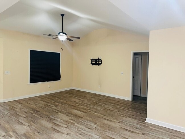 Photo - Spacious 4BR Home on 1.98 Acres with Modern Finishes in Tupelo Hills