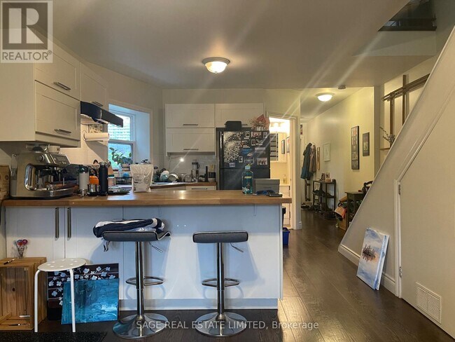 Photo - 716 Ossington Ave