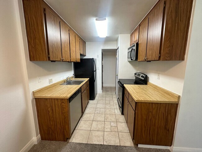 2 Bed, 1 Bath Apartment in Reno - 2 Bed, 1 Bath Apartment in Reno