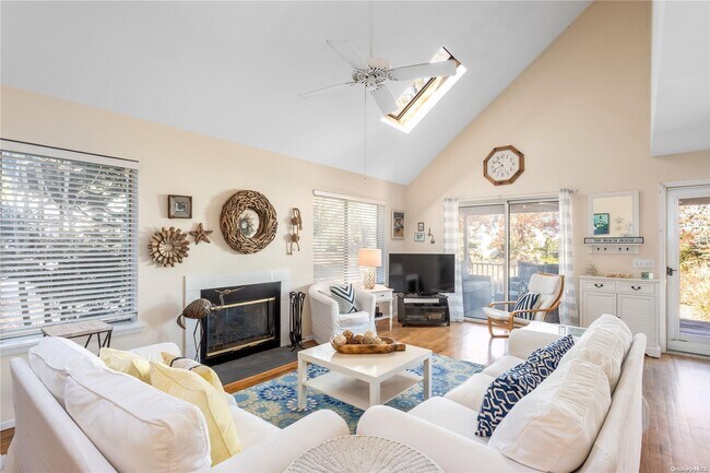 Photo - 455 W Shore Dr