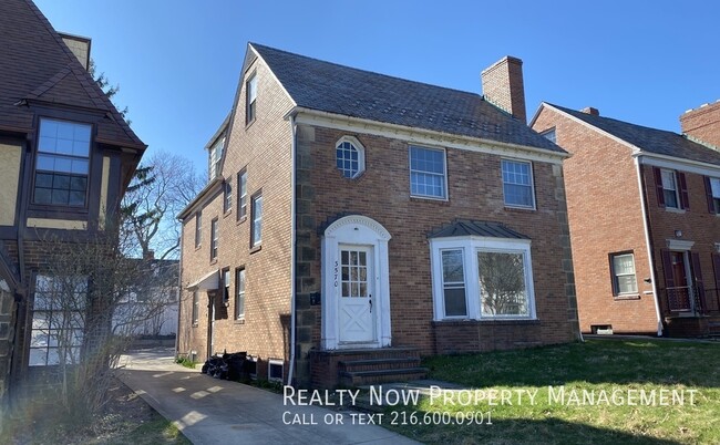 Shaker Heights 4 bed 2 bath UP - Shaker Heights 4 bed 2 bath UP Apartment Unit 3570LynnUP