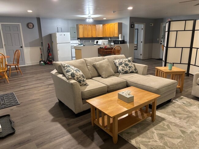 Building Photo - 2776 US-2