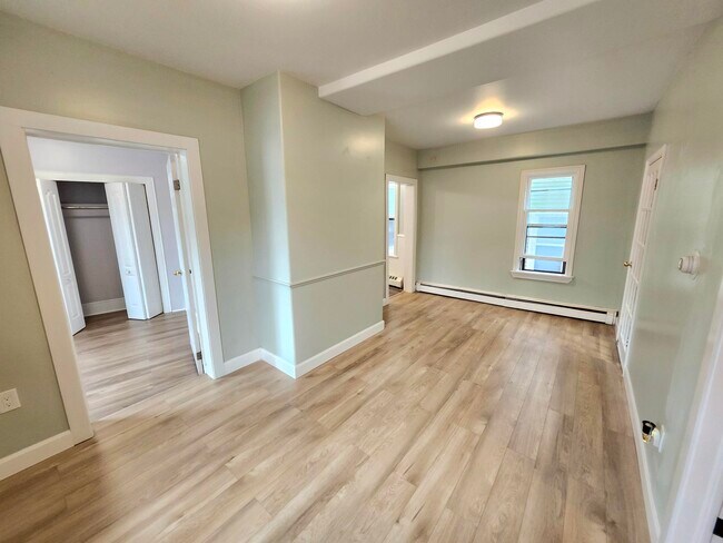 Photo - 309 Duke St W Unit 309